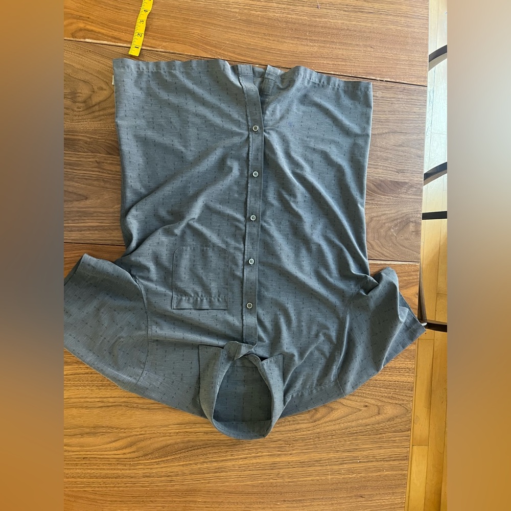 Vuori Gray Casual Button Down Shirt